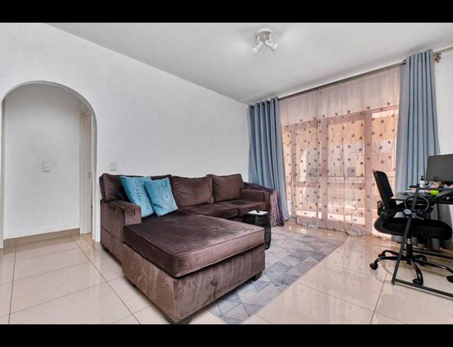 1 BEDROOM APARTMENT FOR SALE IN LONEHILL